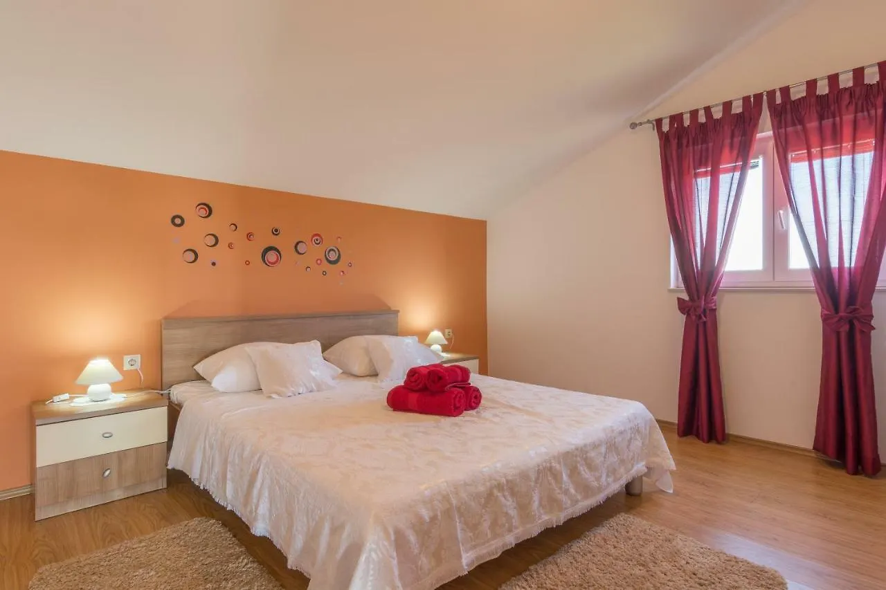 Apartments Lotus Sukošan